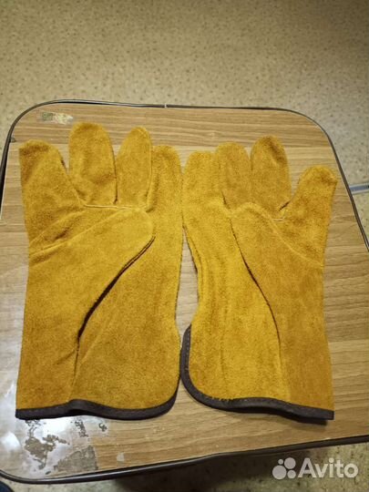 Перчатки рабочие спилковые замка