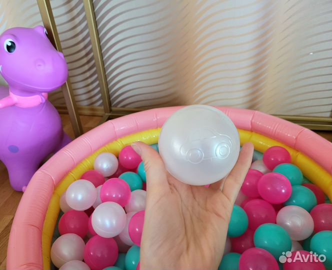 Сухой бассейн с шариками