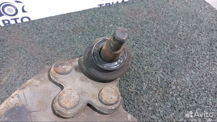 Chevrolet Captiva Рычаг