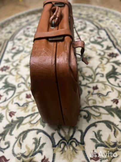 Кожаный дорожный чемодан