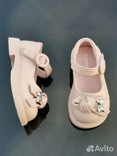 Туфли новые для девочки 28-33