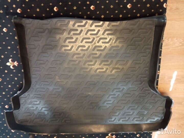 Коврик в багажник логан 1