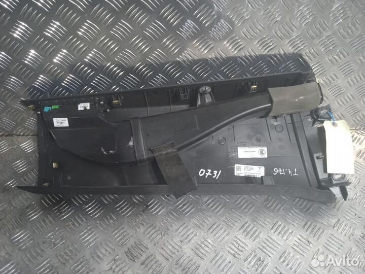 Б/У Б/У Обшивка стойки центральной левой Облицо