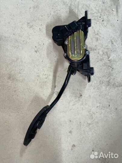 Педаль газа Mitsubishi Colt 2003