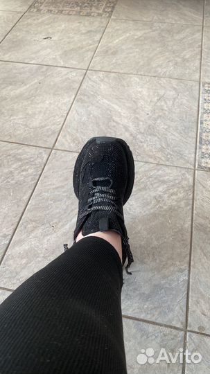 Кроссовки женские