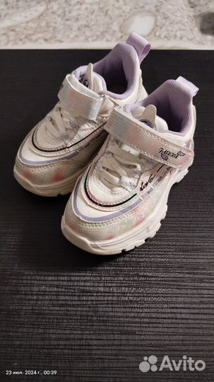 Кроссовки для девочки
