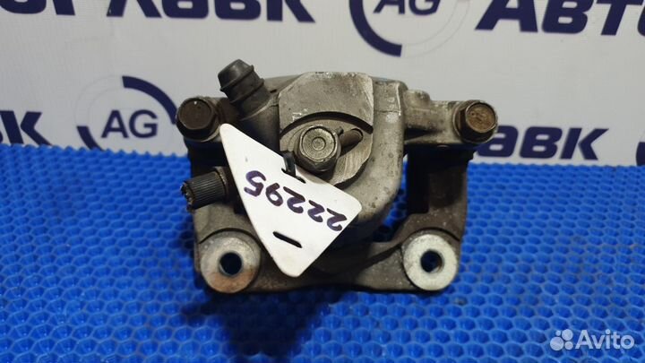 Суппорт Toyota Mark X