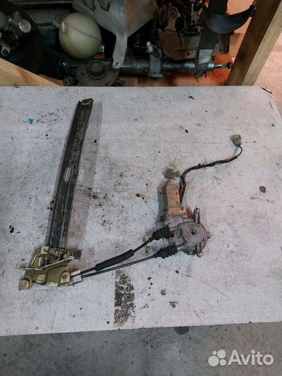 Стеклоподъемник задний левый kia sportage 1