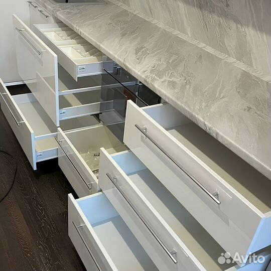 Кухня под заказ «Люмия»