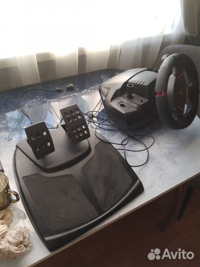 Игровой руль и педали