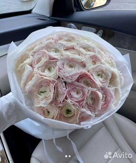 Букеты цветы ранункулюсы