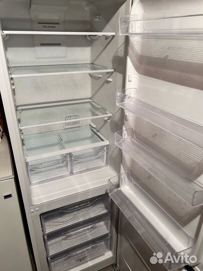 Холодильник Indesit ITS 5200 W