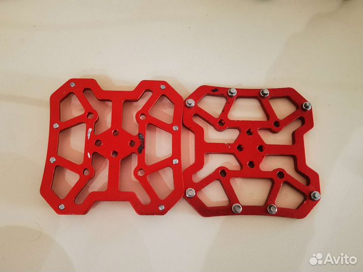 Накладки на контактные педали новые