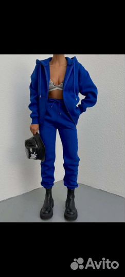 Спортивный костюм женский