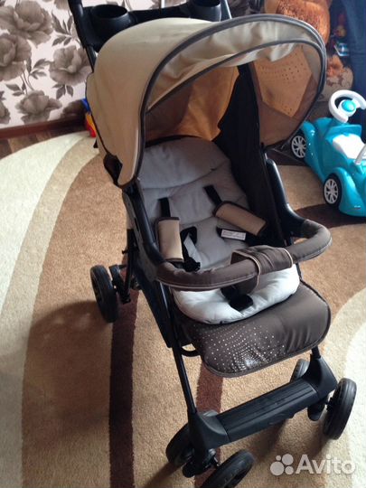 Коляска всесезонная