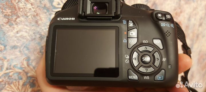 Зеркальный фотоаппарат Canon EOS 1100 D