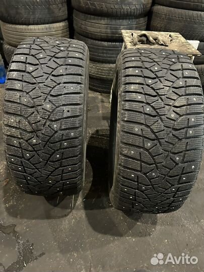 Bridgestone Blizzak Spike-02 245/45 R17 99T