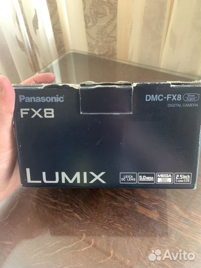 Компактный цифровой фотоаппарат