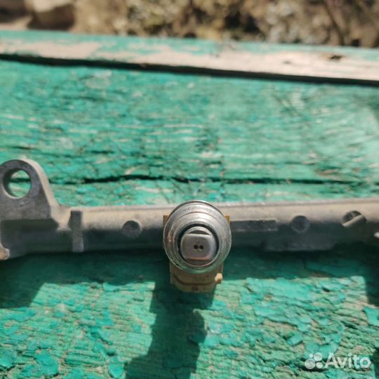 Топливная рейка в сборе с форсунками 5A-FE