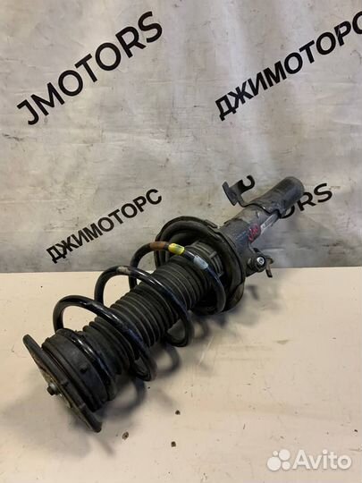 Стойка передняя левая Volvo V40 2 2012-2021