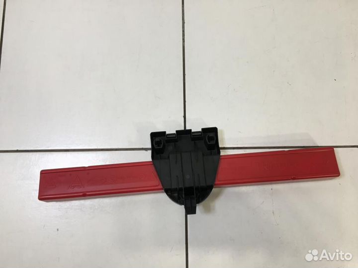 Знак аварийной остановки Audi А4 В8 8K2