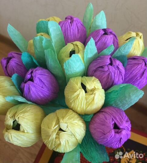 Тюльпаны к 8 марта (с конфетами)