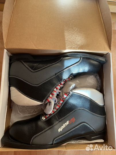 Лыжные ботинки