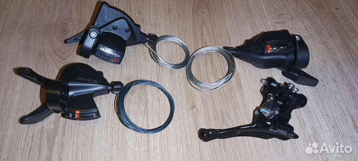 Запчасти для велосипеда (манетки, грипсы, насос)