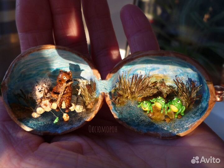 Поделка миниатюра в грецком орехе 