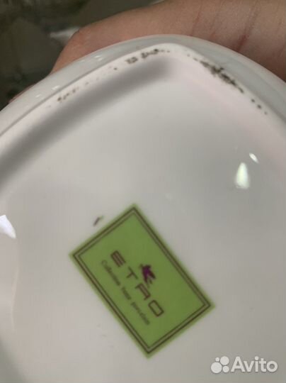 Чайник и сахарница