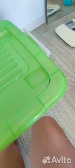 Ящик с крышкой 75 л, на колесиках