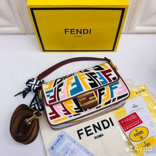 Женская сумка fendi