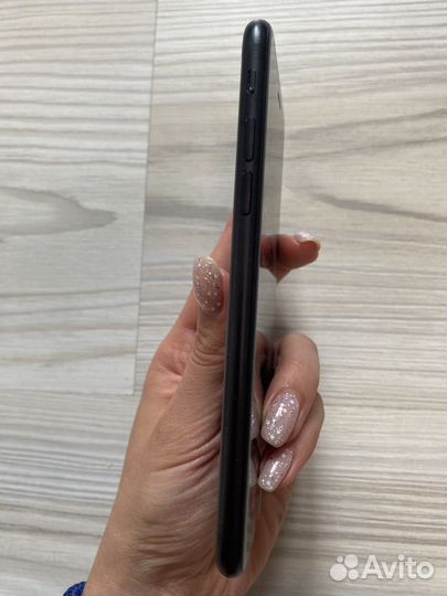 Apple iPhone 7, 32gb, черный матовый