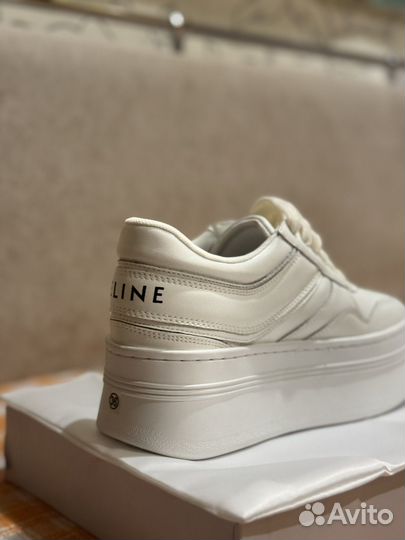 Кроссовки женские