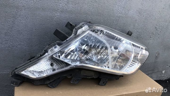 Фара левая Toyota Land Cruiser Prado 150 2013-2017