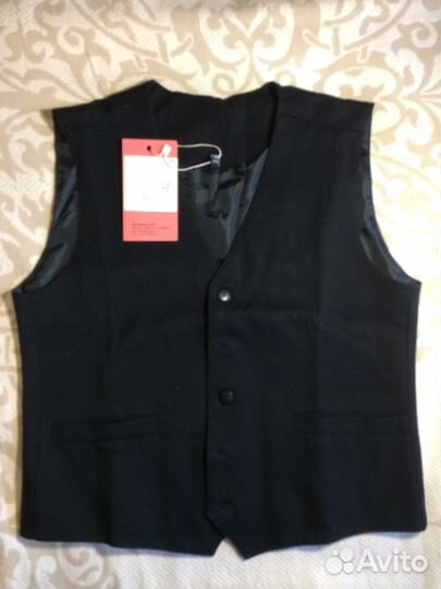 Жилетка школьная для мальчика новая