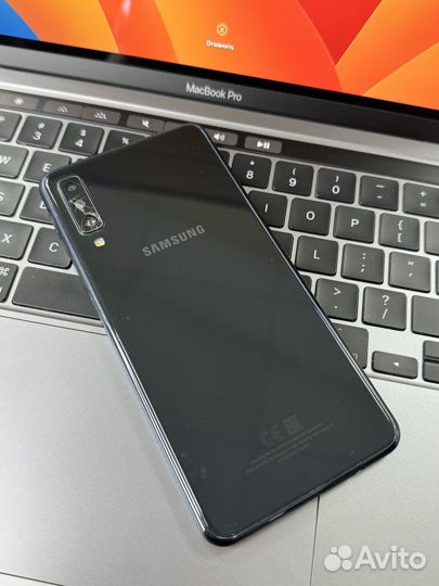 Samsung Galaxy A7 (2018), 4/64 ГБ