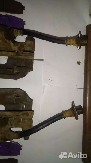 Суппорта тормозные задние Toyota Crown JZS 141