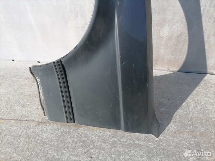 Переднее левое крыло BMW E32 востановленное