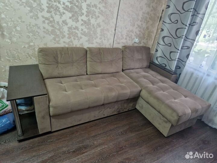 Диван