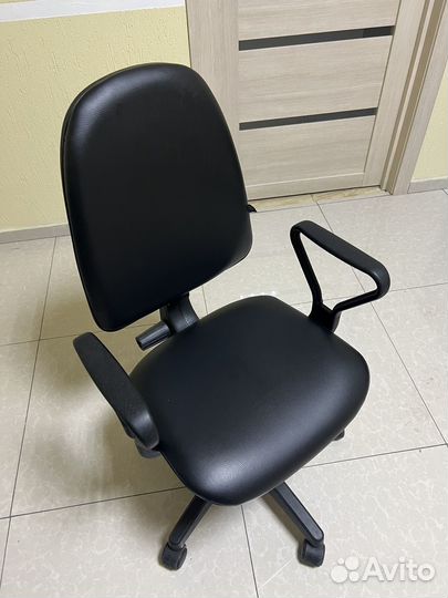 Компьютерное кресло