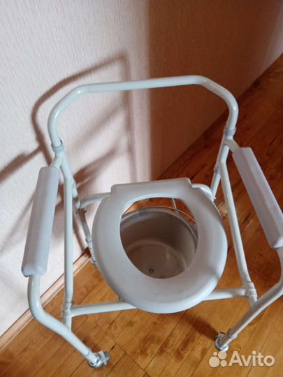 Кресло коляска с санитарным оснащением