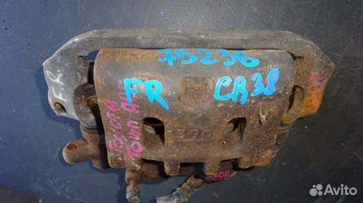 Суппорт передний правый Toyota Townace CR38