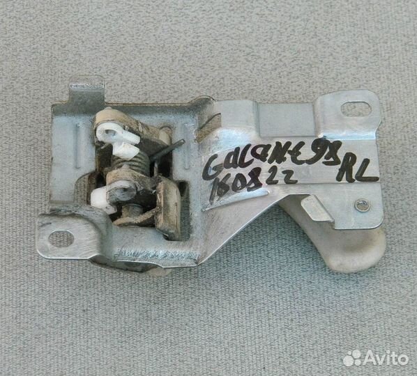 Ручка двери зад. левой внутренняя Mitsubishi Galant 8