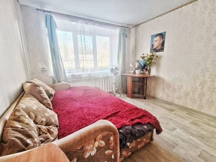 Комната 18 м² в > 9-к., 2/4 эт.