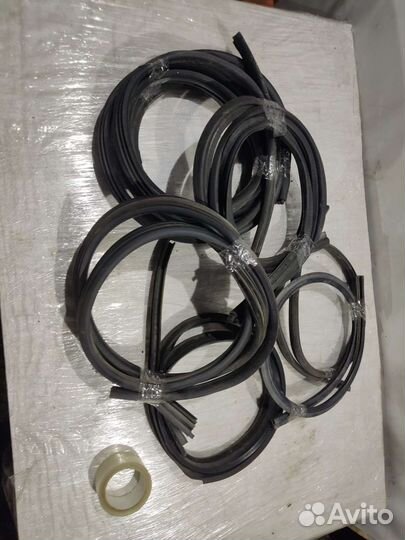 Уплотнитель резинка Renault Logan 1