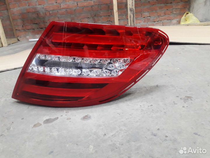 Фонарь правый Mercedes W204 C204 Рестайлинг