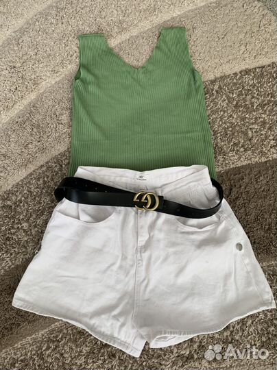 Летние женские вещи и белые босоножки