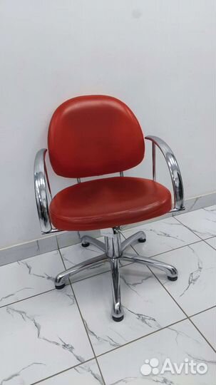 Парикмахерское кресло бу