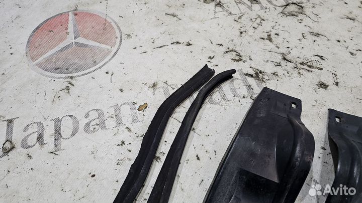 Подкрылки передние(локеры) Mercedes-Benz W116